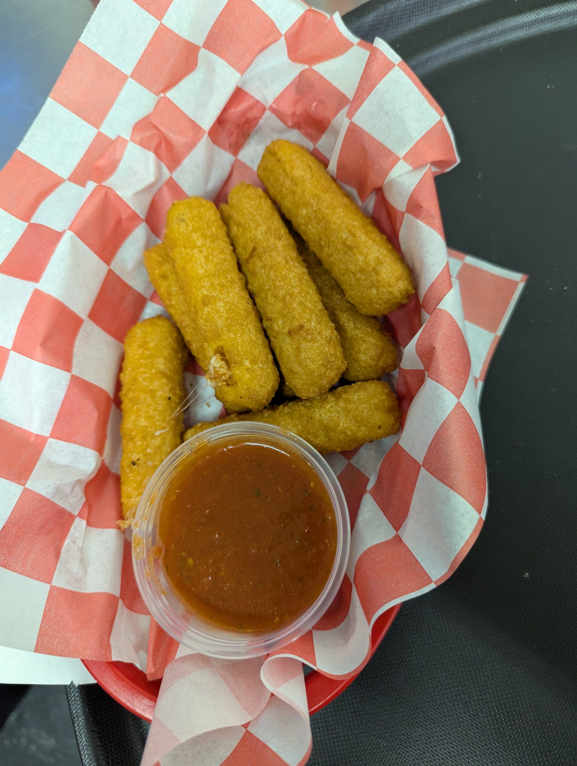 Mozzarella sticks with marinara